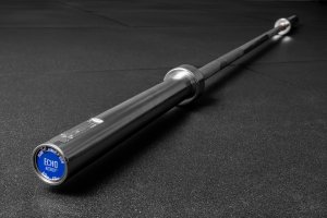 THE ESSENTIALS - ECHO MAN TRAINING BAR - 86" Zinc Plated Man Olympic Bar - Bushings - 220 cm, 28 mm THE ESSENTIALS - ECHO MAN TRAINING BAR - 86" Zinc Plated Man Olympic Bar - Bushings - 220 cm, 28 mm